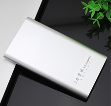 力量威超薄移動(dòng)電源聚合物品牌安全鋁合金充電寶